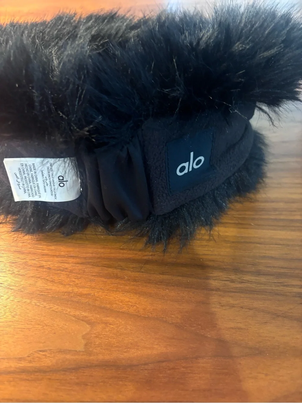 ALO Yoga chic faux